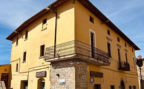 Locale Guest House